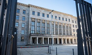 Der Bund baute kürzlich in einige Gebäude noch Öl- und Gasheizungen ein. - Christophe Gateau/dpa