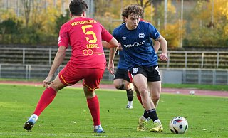 Julian Kracht (r.) , hier gegen Wattenscheid, traf in Vreden zweimal für Arminias U21. - Peter Unger