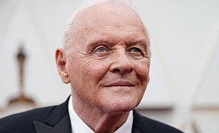 Anthony Hopkins blickt mit 87 Jahren auf sein bewegtes Leben. (Archivfoto) - Jae C. Hong/Invision/AP/dpa