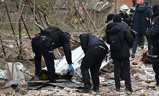 Russischer Nachtangriff trifft die Ukraine. - Mykola Tys/AP/dpa