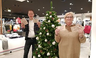 Jens Klingemann, Geschäftsführer Mode- und Sporthaus Klingemann, und Barbara Menne-Potthast, Dehoga-Ortsverbandsvorsitzende. - privat