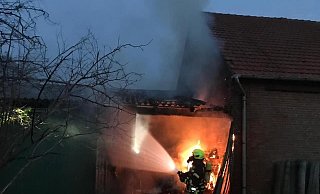 Ein 24-jähriger Bad Oeynhausener soll auch für den Scheunenbrand an der Stüher Straße verantwortlich sein. - Feuerwehr