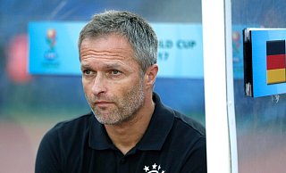 Christian Wück ist der Trainer des U17-Teams. - Tsering Topgyal/AP/dpa