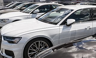 Autos kann man nicht mehr nur kaufen oder leasen, sondern auch abonnieren. - picture alliance / Zoonar