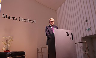 Theo Koll, Leiter des ZDF-Hauptstadtstudios Berlin, schätzte in seinem Vortrag ein ob Macron ein Reformrennfahrer oder ein Ikarus sei - Jan-Henrik Gerdener