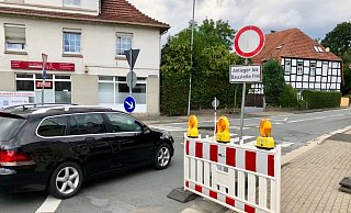 Die Beschilderung ist deutlich. Nur Anwohner dürfen derzeit die Nebenstraßen der Maschstraße befahren. - Alexander Jenniches