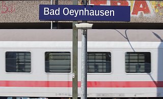 In Bad Oeynhausen wollte die 17-Jährige aussteigen, doch drei junge Männer versperrten ihr den Weg. - Ulf Hanke