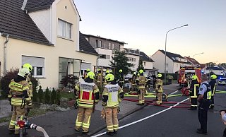 Aus bislang ungeklärter Ursache war ein Feuer im Badezimmer ausgebrochen. - Feuerwehr Paderborn