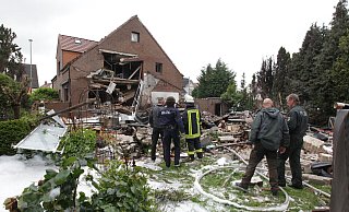 Von dem Anbau, in dem der 42-Jährige gerade an Feuerwerkskörpern bastelte, ist nach der Explosion nichts mehr übrig. - Wolfgang Rudolf
