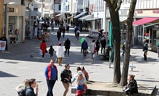 Die Innenstadt von Bielefeld füllt sich nach den Lockerungen wieder mit Menschen. - Wolfgang Rudolf