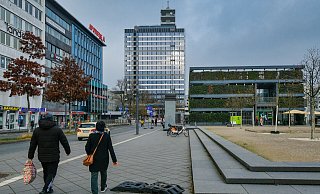 Das Telekomgebäude heißt jetzt H1. - Foto: Andreas Zobe/NW