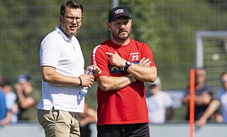SCP-Coach Steffen Baumgart (r.) und Sportchef Martin Przondziono sind immer für einen Spruch gut. Dies bewiesen sie auch in der Bundesliga-Hinrunde. - picture alliance/dpa