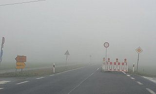 So trübe wie das Wetter am Montagmorgen hier an der Ecke Marienfelder Straße / Quenhorner Straße, sind die Aussichten für die Freigabe der L 806, denn diese wurde erneut aufgeschoben. - Irja Most