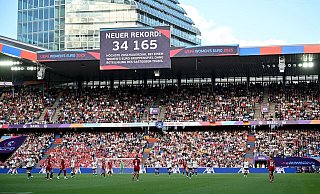 Die Partie zwischen Deutschland und Dänemark war in der Gruppenphase der Fußball-EM am besten besucht. - Sebastian Christoph Gollnow/dpa