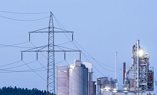 Ökonomen sehen die geplanten Maßnahmen zur Senkung der Industriestrompreise der SPD kritisch. - Silas Stein/dpa