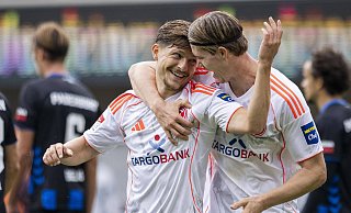 Das neue Fortuna-Traumpaar: Florent Muslija (vorne l.) und Cedric Itten waren Düsseldorfs Garanten für den letztlich doch recht glücklichen 2:1-Sieg in Paderborn. - Imago Images