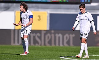 Schwerer Stand: Das Bielefelder Mittelfeld mit Mael Corboz (l.) und Marvin Mehlem. - Teresa Kröger