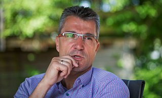 Schiedsrichter-Chef Knut Kircher kann sich eine Pokal-Reform beim Einsatz des Video-Assistenten vorstellen. - Christoph Schmidt/dpa