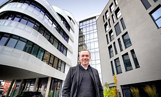 Unternehmer Thomas Hagedorn gewährt seltene Einblicke in den Gütersloher Schüttflix-Tower. - Andreas Frücht