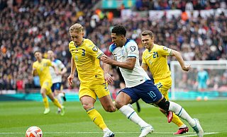 Der Engländer Jude Bellingham (M.) zeigte gegen die Ukraine eine starke Leistung. - Nick Potts/PA Wire/dpa