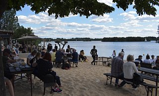 Gut besucht war der Lippesee - wie hier am Eisklang-Strandbar - über Pfingsten. - Julia Stratmann
