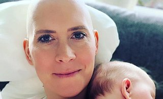 Annegret Müller in der Zeit ihrer Behandlung mit ihrer Tochter Jette. - Annegret Müller