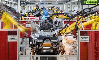 Viele Autobauer stehen unter Druck. (Archivbild) - Julian Stratenschulte/dpa