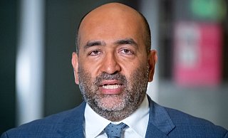 Omid Nouripour ist der erste, der seine Kandidatur für den Parteivorsitz der Grünen offiziell erklärt. - Foto: Bernd von Jutrczenka/dpa