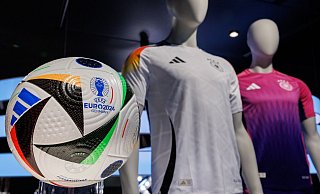 Das pinkfarbene Trikot hatte für teilweise heftige Reaktionen in den sozialen Medien gesorgt. - Daniel Karmann/dpa