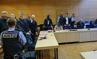Angeklagte und Verteidiger des mutmaßlichen Bielefelder Drogen-Clans sind offenbar nicht an einer Prozessverkürzung interessiert. - Andreas Zobe