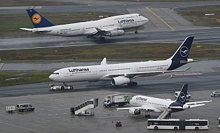 Lufthansa hat ihren Flugbetrieb stabilisiert. (Archivbild) - Arne Dedert/dpa