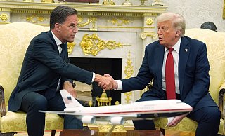 USA und Nato sprechen über Waffendeal. - Evan Vucci/AP/dpa USA und Nato sprechen über Waffendeal. - Evan Vucci/AP/dpa