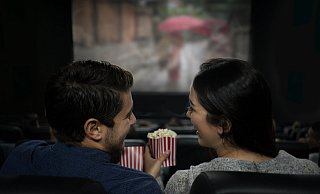 Große Filme auf großer Leinwand: Bald soll das Kinovergnügen wieder möglich sein. - istock