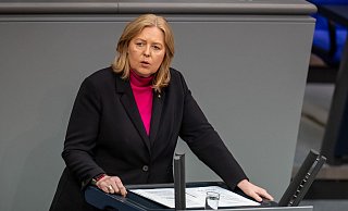 Bundesarbeitsministerin Bärbel Bas (SPD) verteidigt das Rentenpaket. - Michael Kappeler/dpa