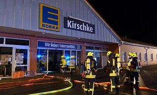 Am 23. Dezember 2019 hat es bei Edeka Kirschke in Schweicheln gebrannt. - Feuerwehr Hiddenhausen