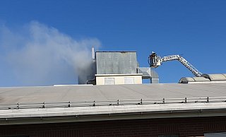 Bei einem holzverarbeitenden Betrieb in Bleiwäsche brannte ein Spänebunker. - Feuerwehr Bad Wünnenberg