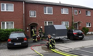 Die Feuerwehr rückte mit den Löschzügen Neuenkirchen und Rietberg an, die 40 Kameraden hatten den Brand schnell unter Kontrolle. - Andreas Eickhoff