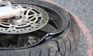 Ein Motorradfahrer ist in der Lübbecker Innenstadt in den Gegenverkehr geraten. (Symbolbild) - Andreas Eickhoff