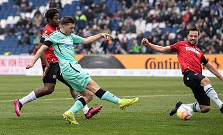 Beim 4:3-Sieg in Hannover hatte Robert Leipertz (vorne l.) am 11. Februar im Doppelpack getroffen. Seitdem kam allerdings nur noch ein einziges Pflichtspieltor hinzu. - picture alliance/dpa