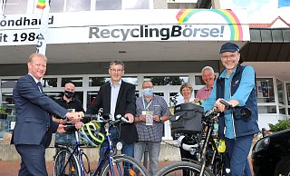 Einladung zum Stadtradeln: Thomas Meyer (v.l.), Bernd Tschernay, Bernd Dumcke, Joachim Strasas, Doris Bartelheimer, Rolf Seele und Uwe Diekmann freuen sich auf viele Teilnehmer. - Andreas Sundermeier