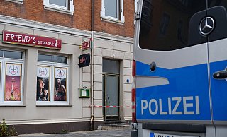 Im Lagerraum der Shisha-Bar „Friend’s“ gegenüber dem Bierbrunnen auf dem Marktplatz ist das Feuer ausgebrochen - Heike von Schulz