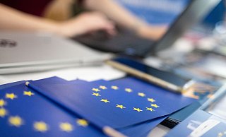 Im Vorfeld der Europawahl hat ein Bündnis aus Unternehmen aufgerufen, sich gegen Extremismus und Rassismus zu stellen. - Marijan Murat/dpa