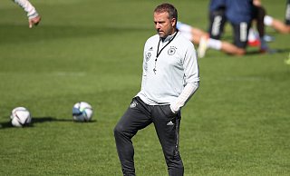 Wird sein erstes Spiel als Fußball-Bundestrainer absolvieren: Hansi Flick. - Foto: Tom Weller/dpa