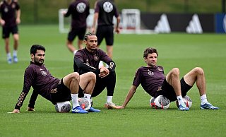 Ilkay Gündogan (l-r), Leroy Sane und Thomas Müller beim Training in Foxborough. - Federico Gambarini/dpa