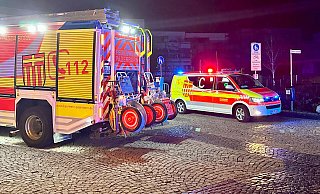 Einsatzkräfte der Paderborner Innenstadt suchten die Pader zwischen Kisau und Maspernplatz ab. - Ralph Meyer
