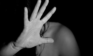 Manche Betroffene werden psychisch krank. - Symbolfoto: Nino Carè auf Pixabay