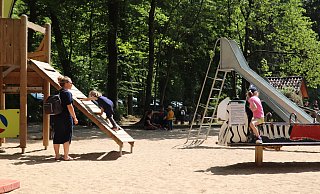Nach langen Wochen des Wartens, dürfen Kinder seit dem 7. Mai wieder auf Spielplätzen spielen. - Alexandra Golfinger