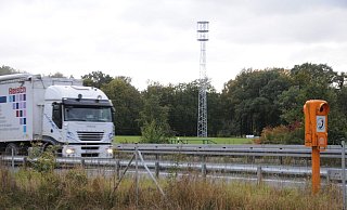 Das Foto zeigt den neuen Funkmast an der A33 in Borgholzhausen. - Anja Hanneforth