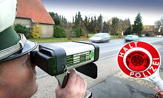Regelmäßig führt die Polizei Tempokontrollen im Kreis Gütersloh durch. Montag waren eine ganze Reihe Fahrer wieder zu schnell. - Patrick Menzel/Archivfoto