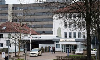 Ein 48-jähriger Mann hat am Dienstag unter Einfluss von Alkohol und Medikamenten in der Notaufnahme des Krankenhauses Bad Oeynhausen randaliert und die Mitarbeiter bedroht und beleidigt. - Thorsten Gödecker